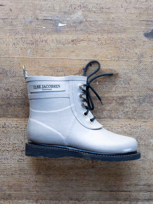 Ilse Jacobsen Short Lace up Boot ~ Atmosphere