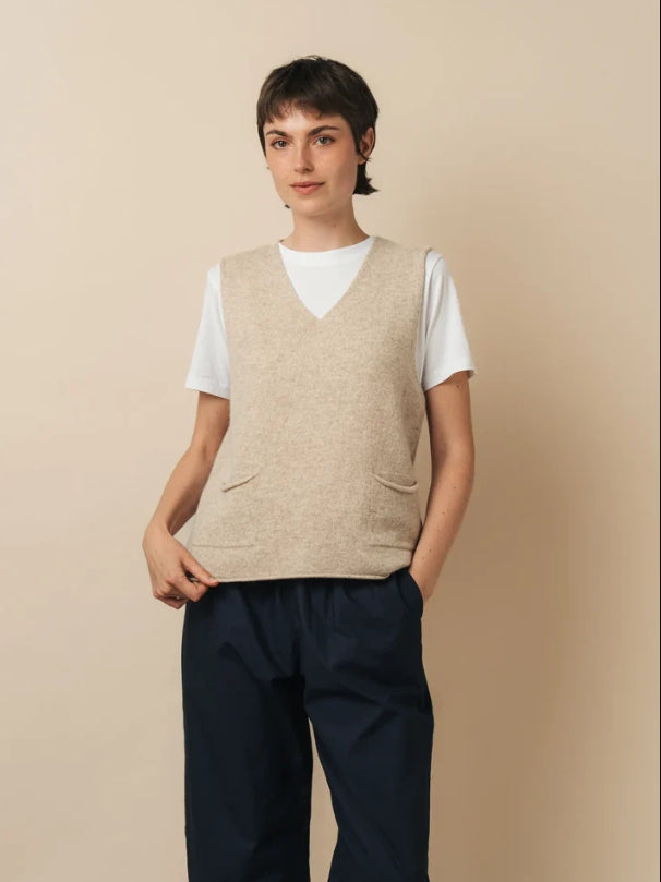 ERIBÉ ~ Ladies Corry V Neck Tank Top with Pockets