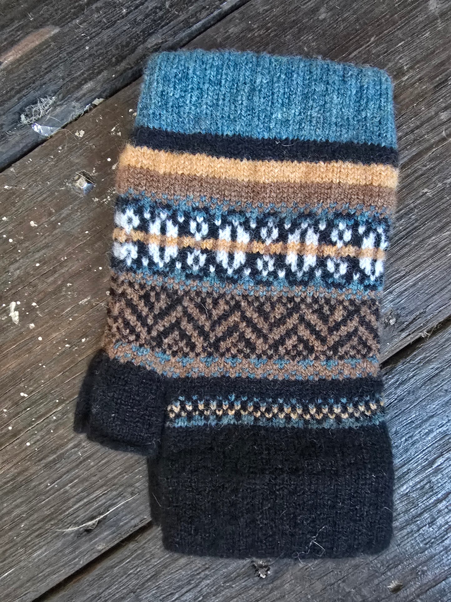Eribe Stobo Open Mitt Gloves ~ Harissa