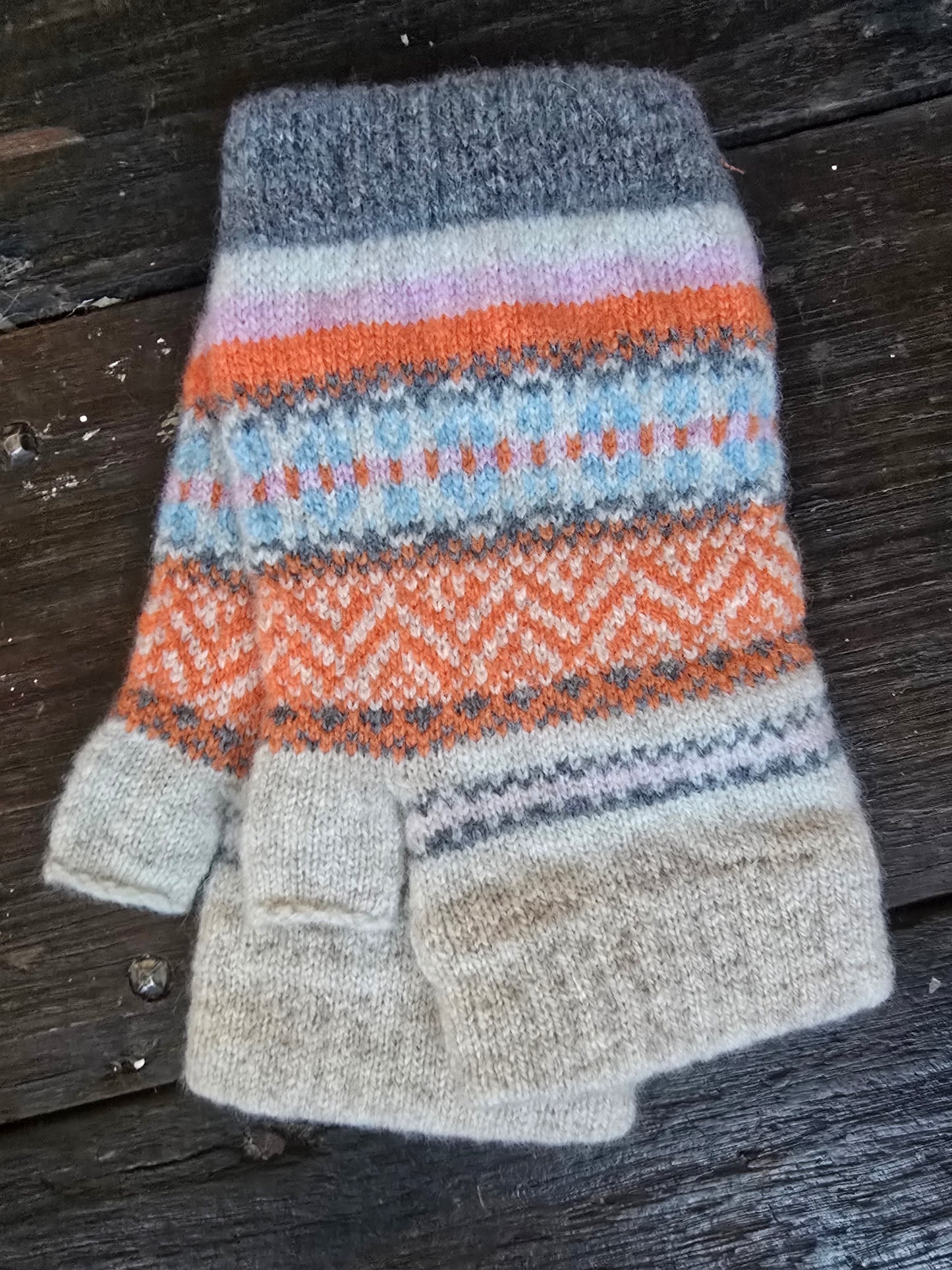Eribe Stobo Open Mitt Gloves ~ Harissa