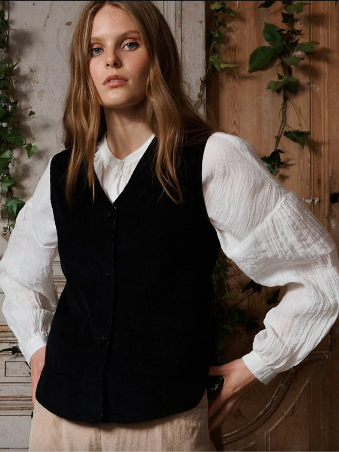 Manteau Noir Remy Pinwale Corduroy Vest