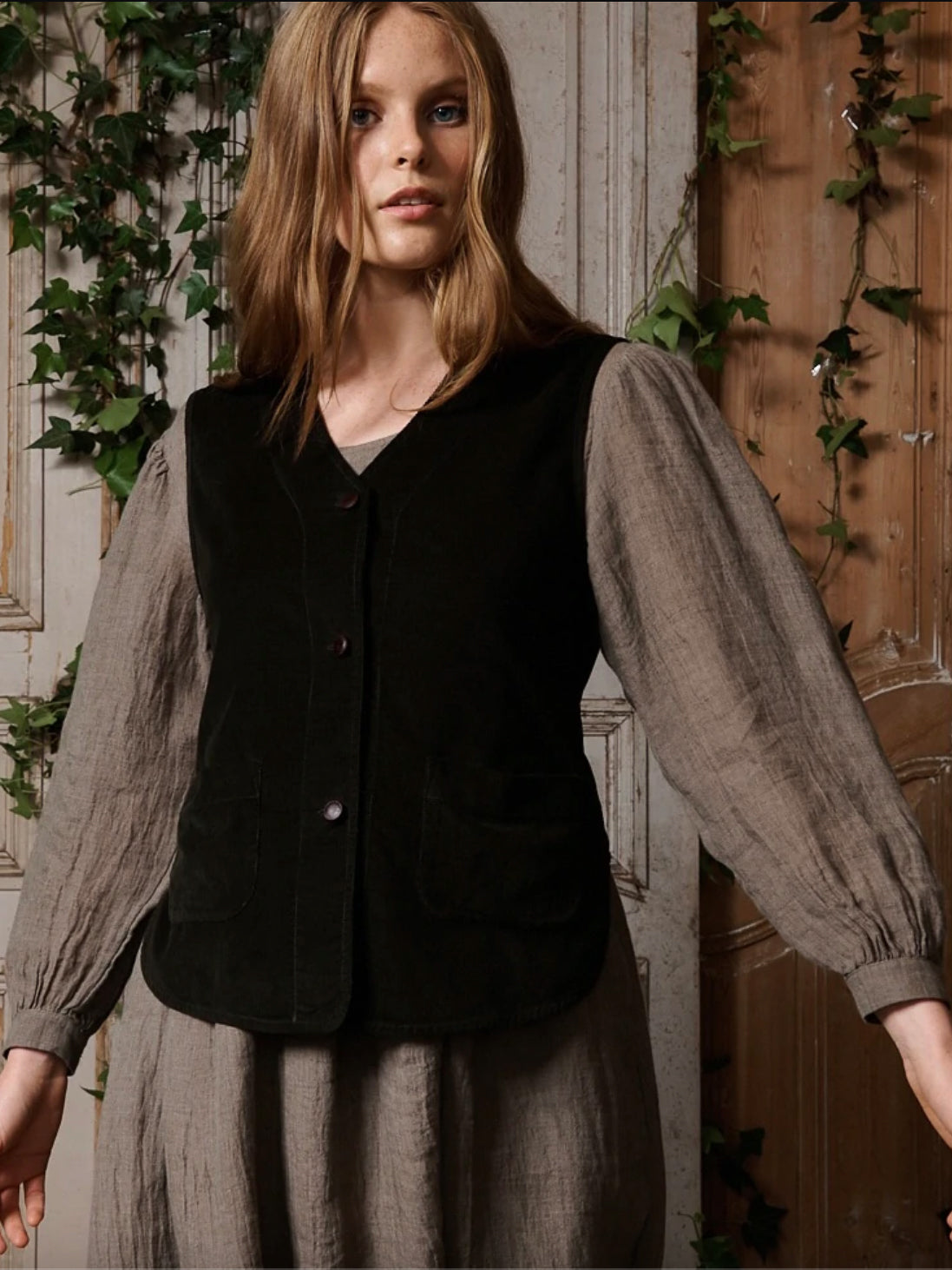 Manteau Noir Remy Pinwale Corduroy Vest
